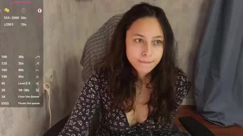 Snapshot of agatha_lynn chatting on September 24, 2:24 pm hi Im Agatha nice to meet you online show from September 24, 2:24 pm