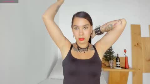 LUNNA online show from December 16, 7:09 pm