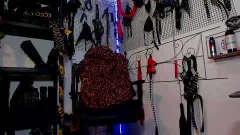 Snapshot of agathamoonn chatting on December 7, 7:38 pm Agatha Fox online show from December 7, 7:38 pm