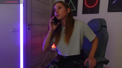 Snapshot of agelina_summer chatting on September 13, 1:57 pm Agelina Lilly Laura online show from September 13, 1:57 pm
