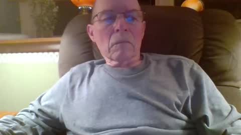 aguynrkfrd online show from December 3, 10:49 am