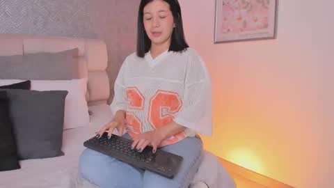 Ahmara  online show from October 6, 12:45 pm