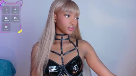 Ahvi Ebony online show from November 14, 12:07 pm