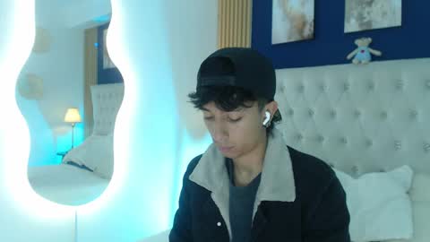 Aiden online show from April 1, 12:50 pm