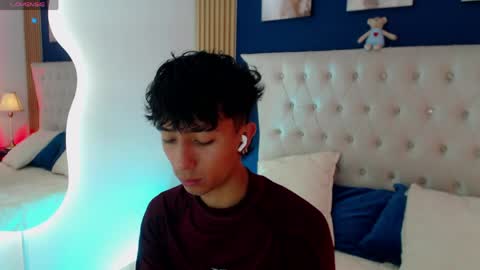 Aiden online show from March 28, 1:12 pm