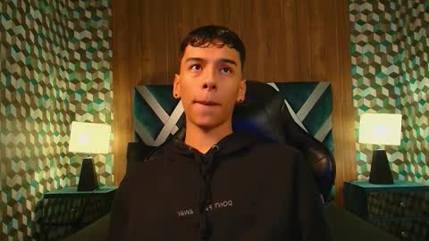 Snapshot of aiden_royce chatting on October 22, 5:32 am aiden_royce online show from October 22, 5:32 am