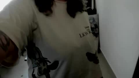 Catalina online show from March 29, 2:19 pm