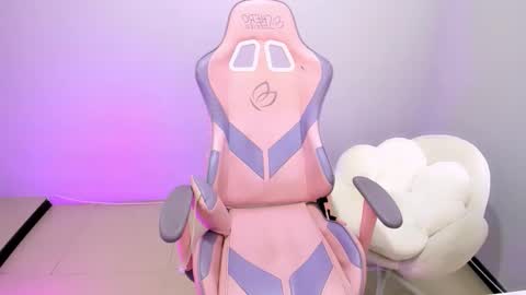 Ailee Hyuga online show from November 25, 4:06 pm