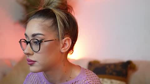  Aileen  online show from November 22, 8:40 pm