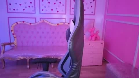 Snapshot of ailen_t_ chatting on September 10, 2:45 am ailen online show from September 10, 2:45 am