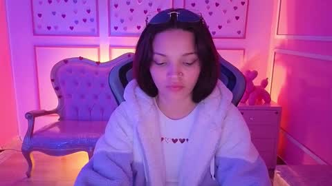 Snapshot of ailen_t_ chatting on October 11, 3:33 am ailen online show from October 11, 3:33 am