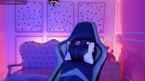 Snapshot of ailen_t_ chatting on October 19, 3:00 am ailen online show from October 19, 3:00 am