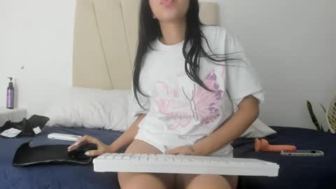 Ainoa  online show from October 2, 8:51 pm