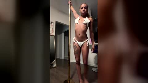 airelskye online show from May 28, 3:32 pm
