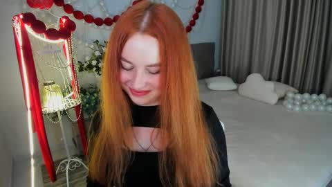 Louise online show from April 3, 7:10 pm