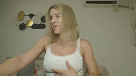 Aisha online show from June 2, 10:12 pm