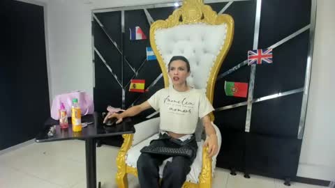 aisha_hotts777 online show from July 15, 7:29 pm