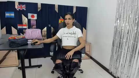 aisha_hotts777 online show from July 19, 9:06 pm