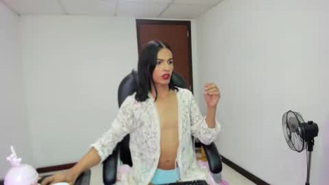 aisha_hotts777 online show from March 5, 8:23 am