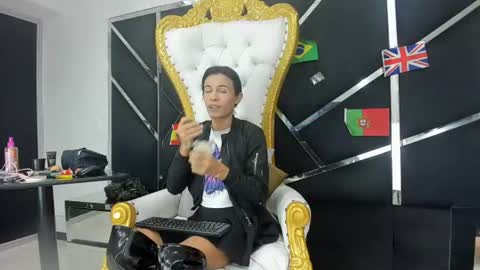 aisha_hotts777 online show from July 10, 8:24 pm
