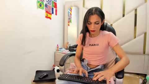 aisha_hotts777 online show from July 4, 8:34 pm
