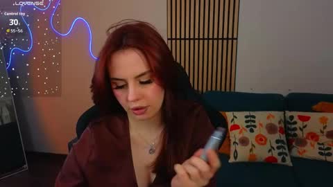 Aisha online show from March 31, 3:23 pm