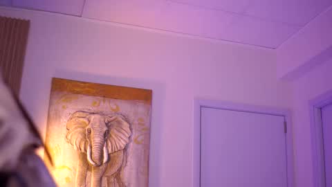 Aisha online show from March 27, 10:27 am