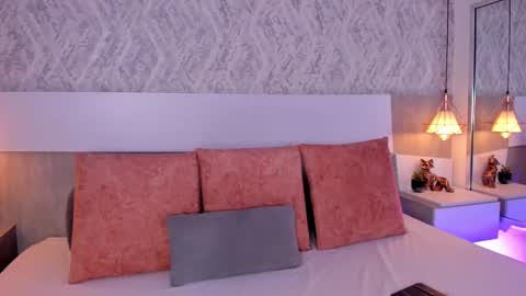 Aisha online show from March 6, 6:48 pm