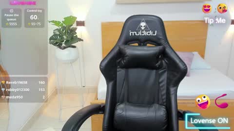 Aixa Burgos online show from February 14, 3:05 pm