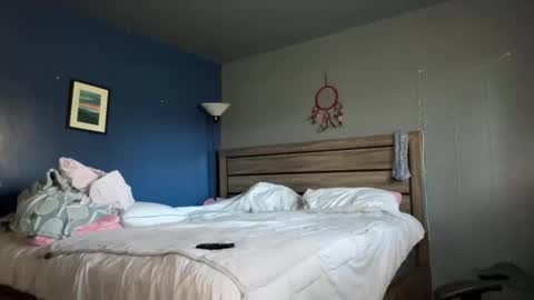 AJ online show from March 3, 8:05 pm