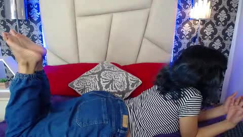 Snapshot of akane_uwu chatting on February 27, 8:31 pm A K A N E  U W U online show from February 27, 8:31 pm
