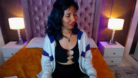 Snapshot of akane_uwu chatting on March 7, 9:18 am A K A N E  U W U online show from March 7, 9:18 am