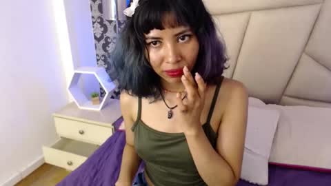 Snapshot of akane_uwu chatting on March 10, 9:29 pm A K A N E  U W U online show from March 10, 9:29 pm