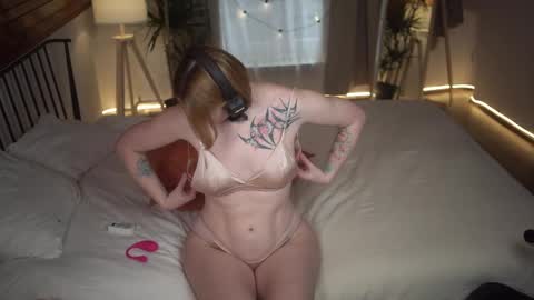 Akaneiro online show from February 18, 1:55 pm