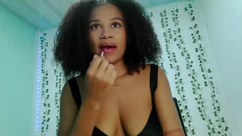 akemy_saunderz online show from May 24, 2:30 am