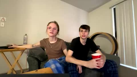 akexclusive online show from December 3, 1:34 pm