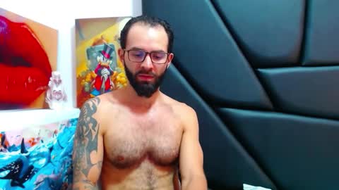 akiles online show from February 17, 11:48 pm