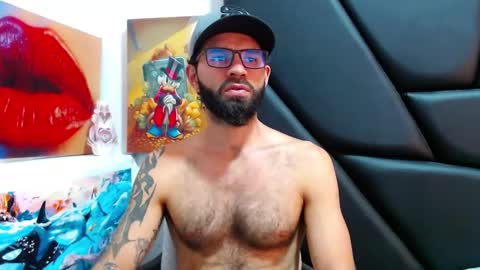 akiles online show from April 9, 11:43 pm