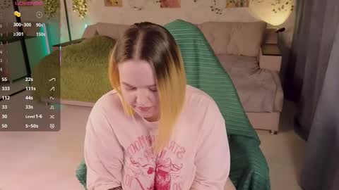 Aki online show from October 21, 2:43 pm