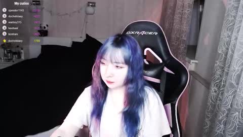 akirahartyx online show from March 25, 4:47 pm