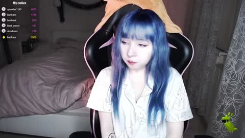 akirahartyx online show from December 25, 3:28 pm