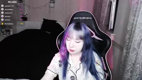 akirahartyx online show from March 30, 4:29 pm