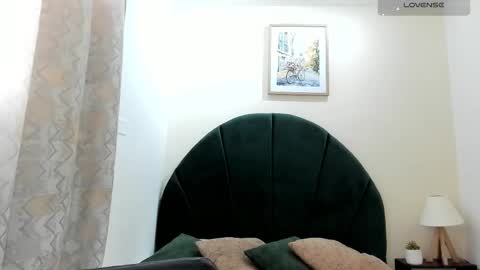     online show from March 11, 7:39 pm