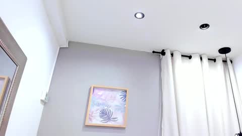     online show from March 8, 10:45 pm