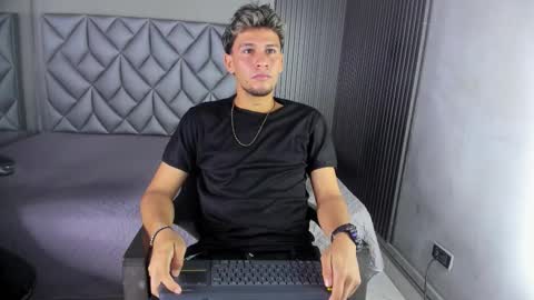 alan__smith online show from November 24, 7:56 pm