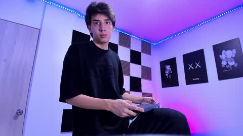 Alan Boy online show from March 31, 3:40 am