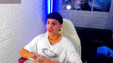 alan_del_reyx2 online show from January 19, 7:47 pm