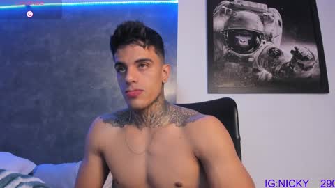 alan_morrys online show from January 21, 5:27 am