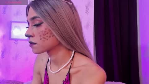 Snapshot of alana_madison10 chatting on October 19, 8:46 pm alana madison online show from October 19, 8:46 pm