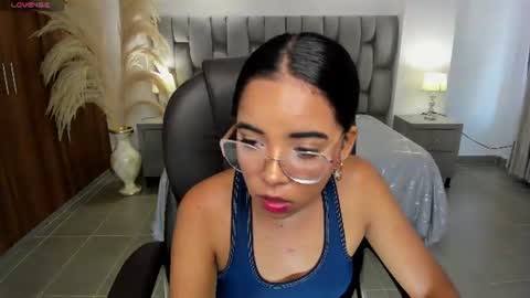 alana  online show from June 11, 7:01 pm